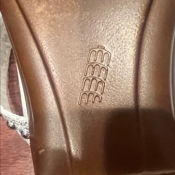 Italian Shoemakers White and Brown Sandals - Picture 8 of 8